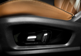 Подержанный автомобиль Omoda C5 2023 года (21 фото)