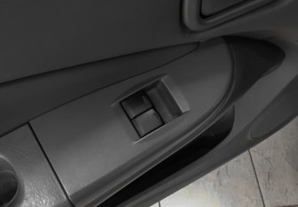 Подержанный автомобиль Nissan Almera Classic 2007 года (15 фото)