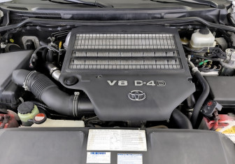 Подержанный автомобиль Toyota Land Cruiser Suv 2016 года (9 фото)
