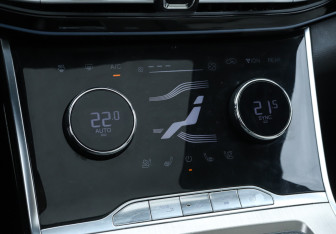 Подержанный автомобиль Exeed VX 2021 года (15 фото)