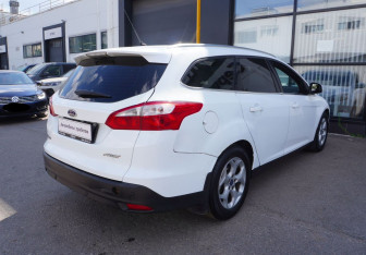 Подержанный автомобиль Ford Focus Wagon 2013 года (5 фото)