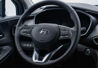 Подержанный автомобиль Hyundai Santa Fe 2021 года (15 фото)