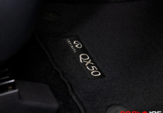 Подержанный автомобиль Infiniti QX50 2019 года (15 фото)