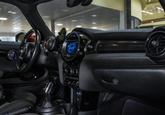 Подержанный автомобиль MINI Hatch 2019 года (15 фото)