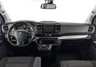 Подержанный автомобиль Peugeot Traveller 2018 года (14 фото)