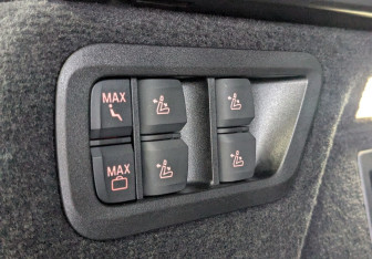 Подержанный автомобиль BMW X7 2024 года (10 фото)