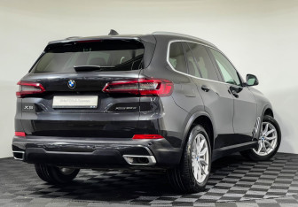 Подержанный автомобиль BMW X5 2019 года (2 фото)