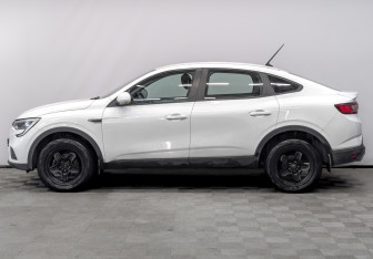 Подержанный автомобиль Renault Arkana 2019 года (8 фото)