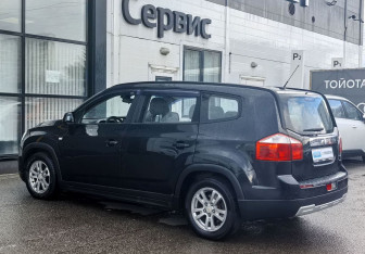 Подержанный автомобиль Chevrolet Orlando 2013 года (7 фото)