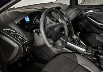Подержанный автомобиль Ford Focus Sedan 2011 года (9 фото)