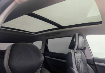 Подержанный автомобиль Geely Atlas 2023 года (16 фото)