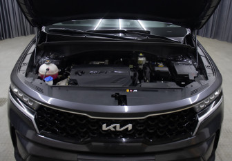 Подержанный автомобиль Kia Sorento 2022 года (9 фото)
