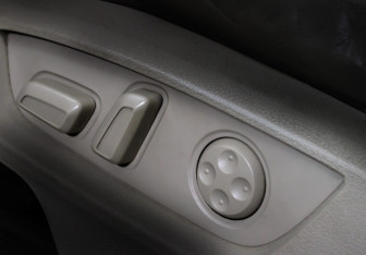 Подержанный автомобиль Audi Q7 2007 года (15 фото)