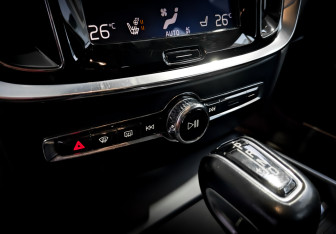 Подержанный автомобиль Volvo V60 2020 года (28 фото)