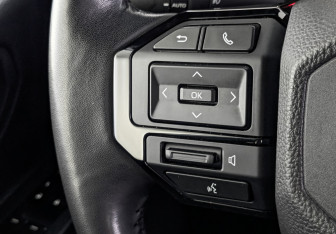 Подержанный автомобиль Toyota Land Cruiser Prado 2024 года (30 фото)