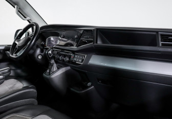 Подержанный автомобиль Volkswagen Multivan 2020 года (9 фото)