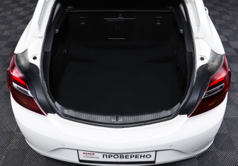 Подержанный автомобиль Opel Insignia Sedan 2014 года (18 фото)