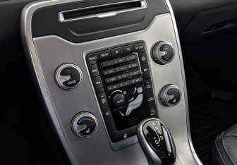 Подержанный автомобиль Volvo XC70 2014 года (28 фото)