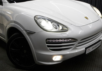 Подержанный автомобиль Porsche Cayenne 2013 года (24 фото)