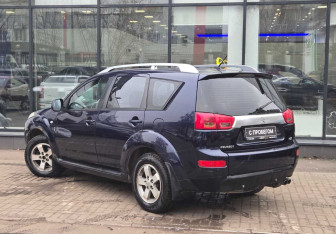 Подержанный автомобиль Peugeot 4007 2009 года (6 фото)