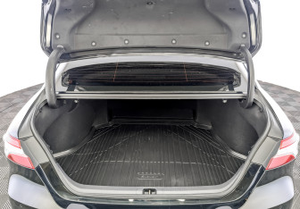 Подержанный автомобиль Toyota Camry Sedan 2020 года (10 фото)