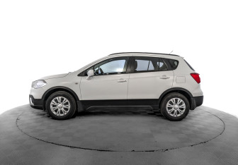 Подержанный автомобиль Suzuki SX4 Hatchback 2021 года (9 фото)