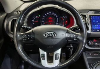 Подержанный автомобиль Kia Sportage 2012 года (12 фото)