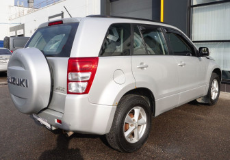 Подержанный автомобиль Suzuki Grand Vitara 2013 года (5 фото)