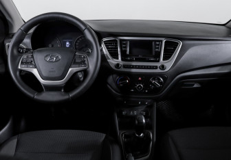Подержанный автомобиль Hyundai Solaris Sedan 2017 года (12 фото)