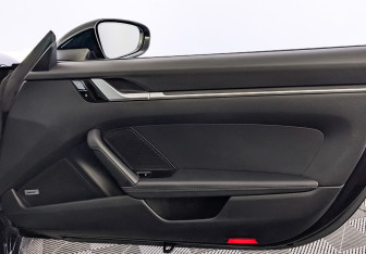 Подержанный автомобиль Porsche 911 Coupe 2020 года (24 фото)