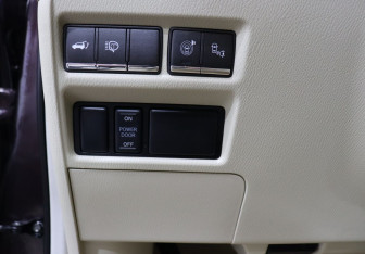 Подержанный автомобиль Infiniti QX80 2015 года (13 фото)