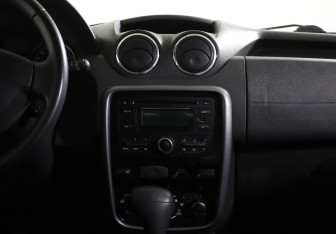 Подержанный автомобиль Renault Duster 2013 года (8 фото)