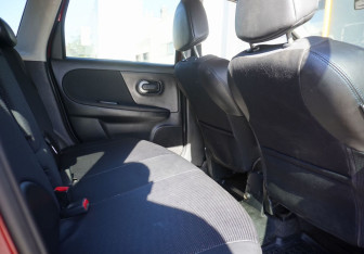 Подержанный автомобиль Nissan Note 2013 года (10 фото)