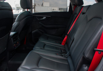 Подержанный автомобиль Audi Q7 2021 года (11 фото)