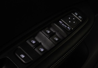 Подержанный автомобиль Renault Arkana 2022 года (17 фото)