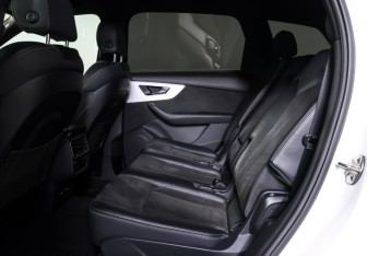 Подержанный автомобиль Audi Q7 2020 года (11 фото)