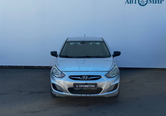 Подержанный автомобиль Hyundai Solaris Sedan 2013 года (2 фото)