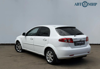 Подержанный автомобиль Chevrolet Lacetti Hatchback 2012 года (6 фото)