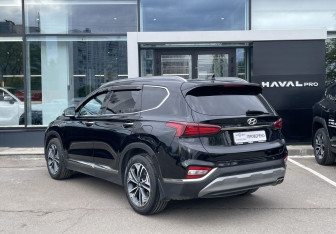 Подержанный автомобиль Hyundai Santa Fe 2019 года (7 фото)