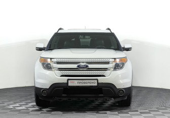 Подержанный автомобиль Ford Explorer 2013 года (2 фото)