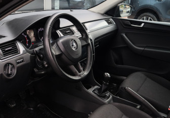 Подержанный автомобиль Skoda Rapid Liftback 2018 года (12 фото)