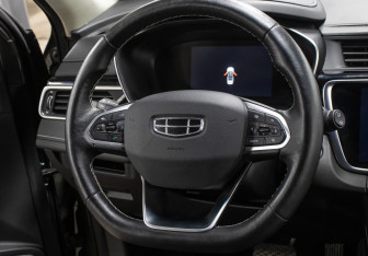 Подержанный автомобиль Geely Atlas Pro 2022 года (17 фото)