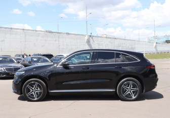 Подержанный автомобиль Mercedes-Benz EQC 2020 года (8 фото)