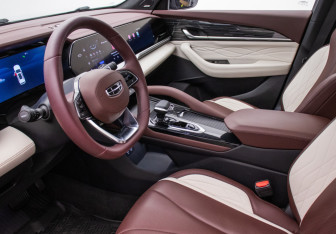 Подержанный автомобиль Geely Monjaro 2023 года (9 фото)