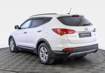 Подержанный автомобиль Hyundai Santa Fe 2012 года (7 фото)