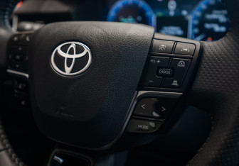 Новый Toyota Camry Sedan 2025 (28 фото)