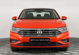 Подержанный автомобиль Volkswagen Jetta Sedan 2019 года (2 фото)