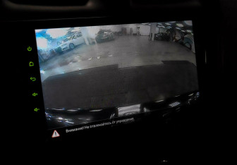 Подержанный автомобиль Renault Sandero 2016 года (11 фото)