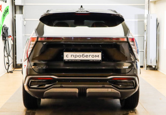 Подержанный автомобиль Geely Atlas 2024 года (5 фото)