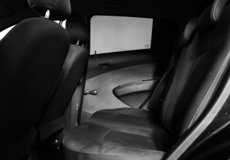 Подержанный автомобиль Chevrolet Spark 2011 года (12 фото)